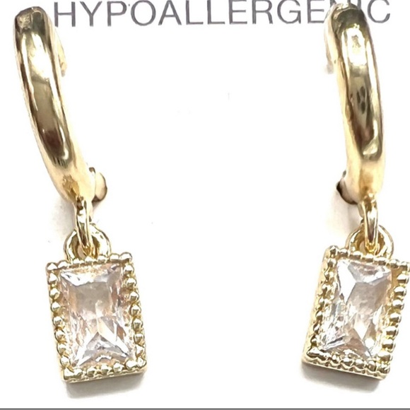 E72. Swarovski Crystal Gold Overlay Hoop Dangle earrings - Picture 1 of 5